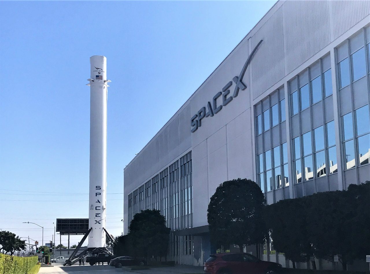SpaceX shares soar again as ETF issuers increase their investments