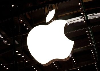 Apple signs  billion deal with Broadcom for U.S.-made wireless chips